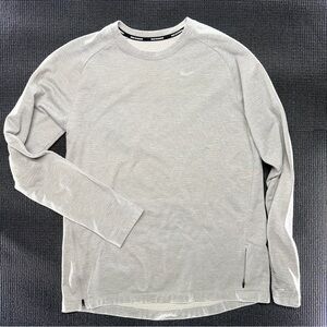 Nike Men’s Heather Gray Long-Sleeve Crew Shirt